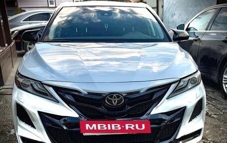 Toyota Camry, 2018 год, 2 570 000 рублей, 3 фотография