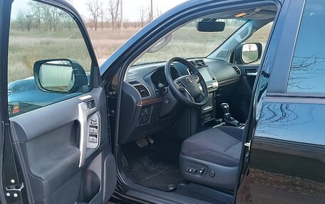 Toyota Land Cruiser Prado 150 рестайлинг 2, 2020 год, 6 600 000 рублей, 3 фотография