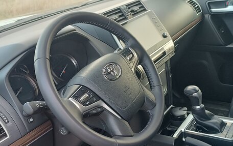 Toyota Land Cruiser Prado 150 рестайлинг 2, 2020 год, 6 600 000 рублей, 2 фотография
