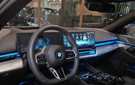 BMW 5 серия, 2024 год, 9 090 000 рублей, 12 фотография