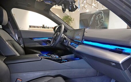 BMW 5 серия, 2024 год, 9 090 000 рублей, 21 фотография