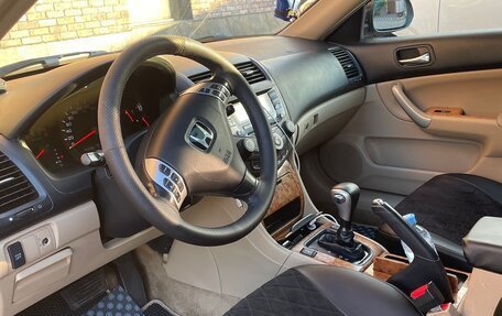 Honda Accord VII рестайлинг, 2005 год, 750 000 рублей, 15 фотография