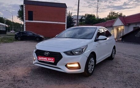 Hyundai Solaris II рестайлинг, 2017 год, 589 000 рублей, 1 фотография