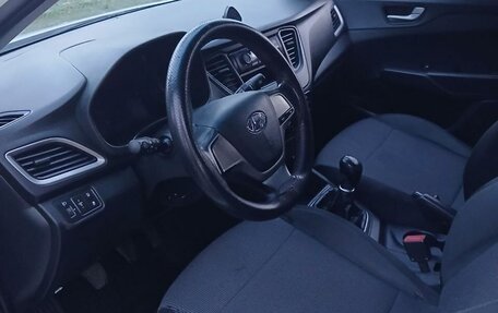 Hyundai Solaris II рестайлинг, 2017 год, 589 000 рублей, 7 фотография