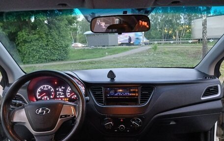 Hyundai Solaris II рестайлинг, 2017 год, 589 000 рублей, 11 фотография
