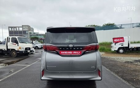 Toyota Alphard, 2024 год, 10 590 000 рублей, 4 фотография
