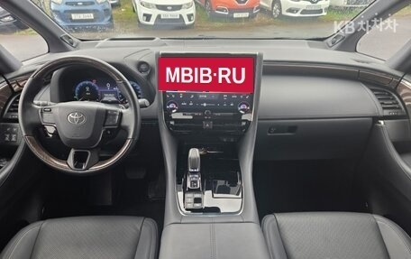 Toyota Alphard, 2024 год, 10 590 000 рублей, 5 фотография