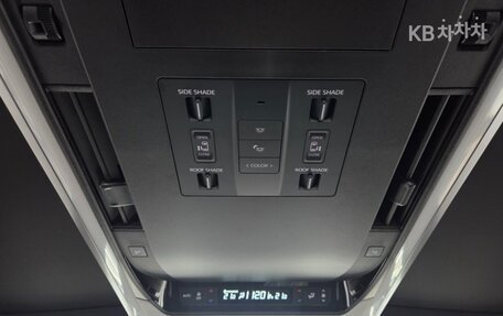 Toyota Alphard, 2024 год, 10 590 000 рублей, 19 фотография
