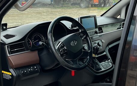 Hyundai Grand Starex Grand Starex I рестайлинг 2, 2018 год, 3 790 000 рублей, 4 фотография