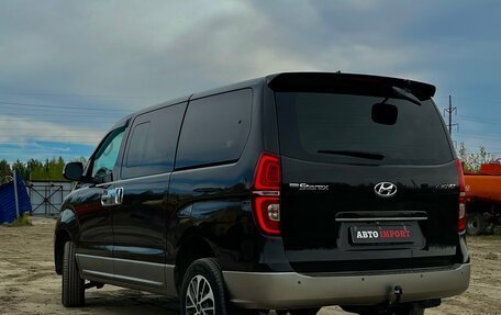 Hyundai Grand Starex Grand Starex I рестайлинг 2, 2018 год, 3 790 000 рублей, 3 фотография