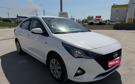 Hyundai Solaris II рестайлинг, 2021 год, 1 030 000 рублей, 1 фотография