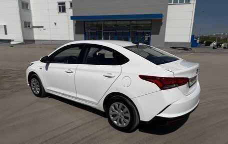 Hyundai Solaris II рестайлинг, 2021 год, 1 030 000 рублей, 4 фотография