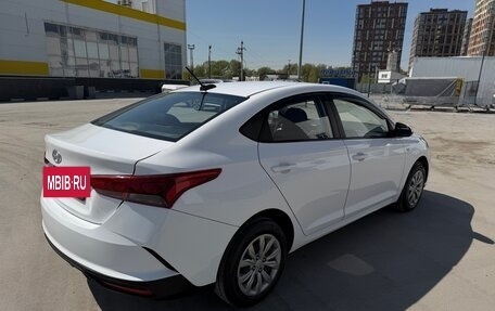 Hyundai Solaris II рестайлинг, 2021 год, 1 030 000 рублей, 5 фотография