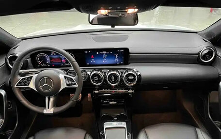 Mercedes-Benz A-Класс, 2023 год, 2 093 888 рублей, 12 фотография