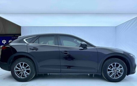 Mazda CX-4, 2022 год, 1 877 000 рублей, 4 фотография