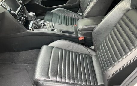 Volkswagen Passat B8 рестайлинг, 2015 год, 1 280 000 рублей, 8 фотография
