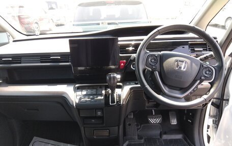 Honda Stepwgn IV, 2021 год, 2 600 000 рублей, 1 фотография