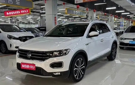 Volkswagen T-Roc I, 2022 год, 1 530 000 рублей, 1 фотография