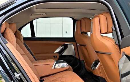 BMW 7 серия, 2023 год, 11 000 000 рублей, 17 фотография