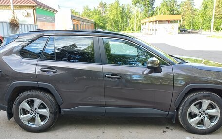 Toyota RAV4, 2019 год, 2 950 000 рублей, 3 фотография