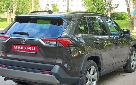 Toyota RAV4, 2019 год, 2 950 000 рублей, 4 фотография