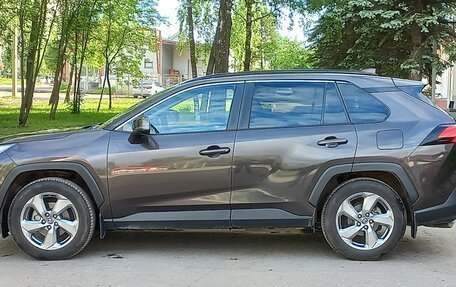 Toyota RAV4, 2019 год, 2 950 000 рублей, 6 фотография