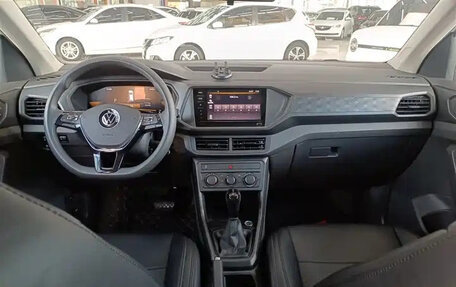 Volkswagen T-Cross I, 2021 год, 1 450 000 рублей, 9 фотография
