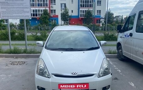 Toyota Wish II, 2005 год, 720 000 рублей, 2 фотография