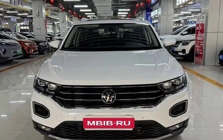 Volkswagen T-Roc I, 2022 год, 1 530 000 рублей, 2 фотография