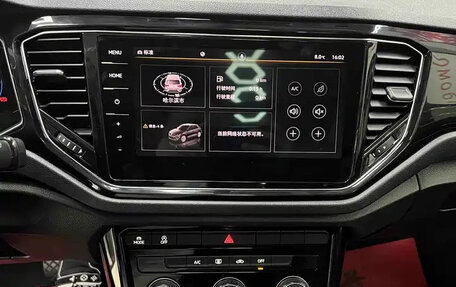 Volkswagen T-Roc I, 2022 год, 1 520 000 рублей, 9 фотография