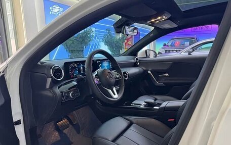 Mercedes-Benz A-Класс, 2022 год, 1 890 000 рублей, 7 фотография
