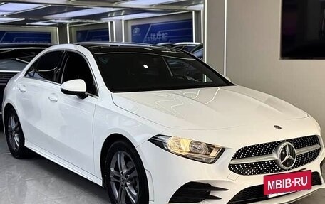 Mercedes-Benz A-Класс, 2022 год, 1 890 000 рублей, 3 фотография