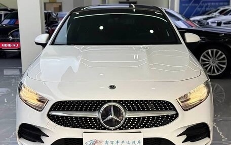 Mercedes-Benz A-Класс, 2022 год, 1 890 000 рублей, 2 фотография