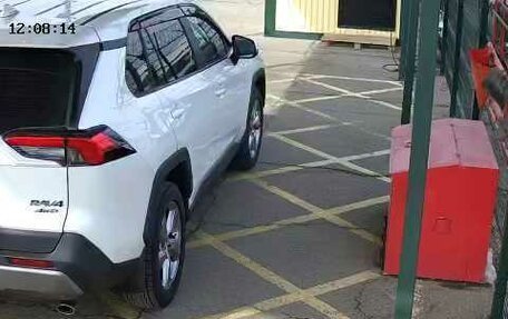 Toyota RAV4, 2021 год, 3 600 000 рублей, 3 фотография