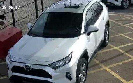 Toyota RAV4, 2021 год, 3 600 000 рублей, 2 фотография