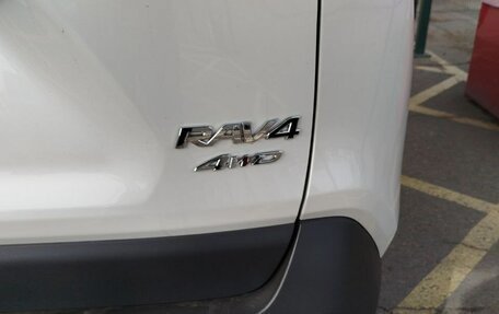 Toyota RAV4, 2021 год, 3 600 000 рублей, 6 фотография