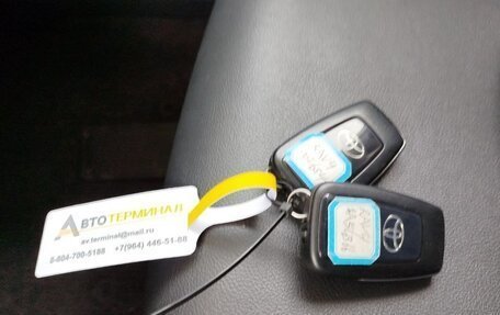 Toyota RAV4, 2021 год, 3 600 000 рублей, 9 фотография