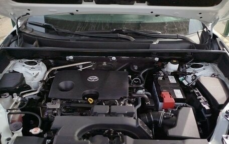 Toyota RAV4, 2021 год, 3 600 000 рублей, 7 фотография