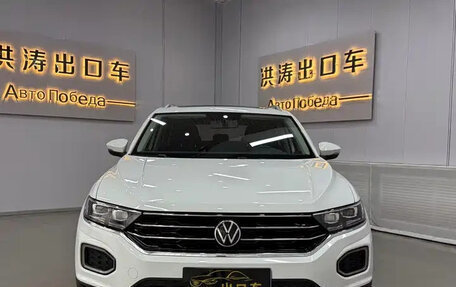 Volkswagen T-Roc I, 2022 год, 1 580 000 рублей, 2 фотография