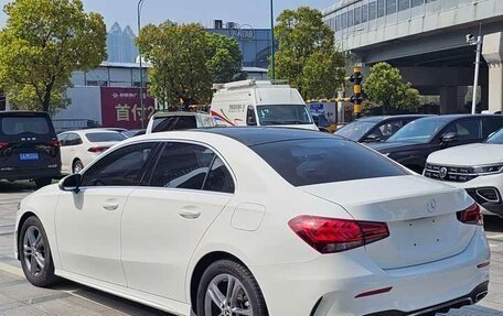 Mercedes-Benz A-Класс, 2022 год, 1 987 000 рублей, 4 фотография