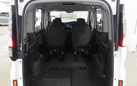 Honda Stepwgn IV, 2021 год, 1 620 700 рублей, 11 фотография