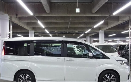 Honda Stepwgn IV, 2021 год, 1 620 700 рублей, 10 фотография