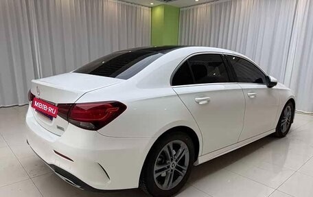 Mercedes-Benz A-Класс, 2022 год, 1 550 000 рублей, 6 фотография