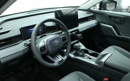 Toyota RAV4, 2026 год, 4 300 000 рублей, 17 фотография