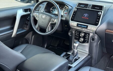 Toyota Land Cruiser Prado 150 рестайлинг 2, 2018 год, 5 900 000 рублей, 2 фотография