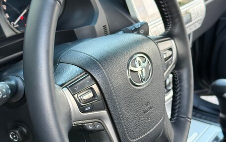 Toyota Land Cruiser Prado 150 рестайлинг 2, 2018 год, 5 900 000 рублей, 14 фотография