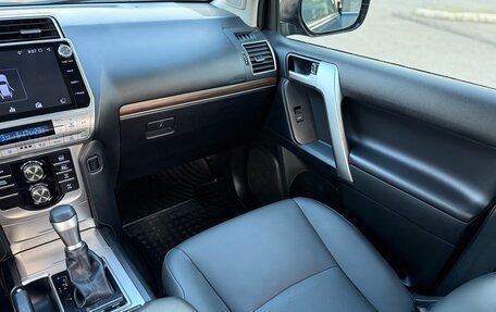 Toyota Land Cruiser Prado 150 рестайлинг 2, 2018 год, 5 900 000 рублей, 23 фотография