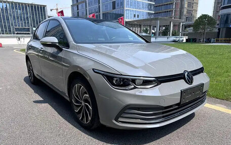 Volkswagen Golf VIII, 2021 год, 1 430 000 рублей, 2 фотография