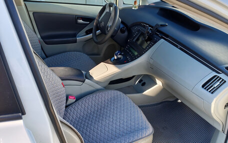 Toyota Prius, 2011 год, 880 000 рублей, 7 фотография