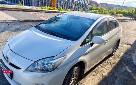 Toyota Prius, 2011 год, 880 000 рублей, 3 фотография